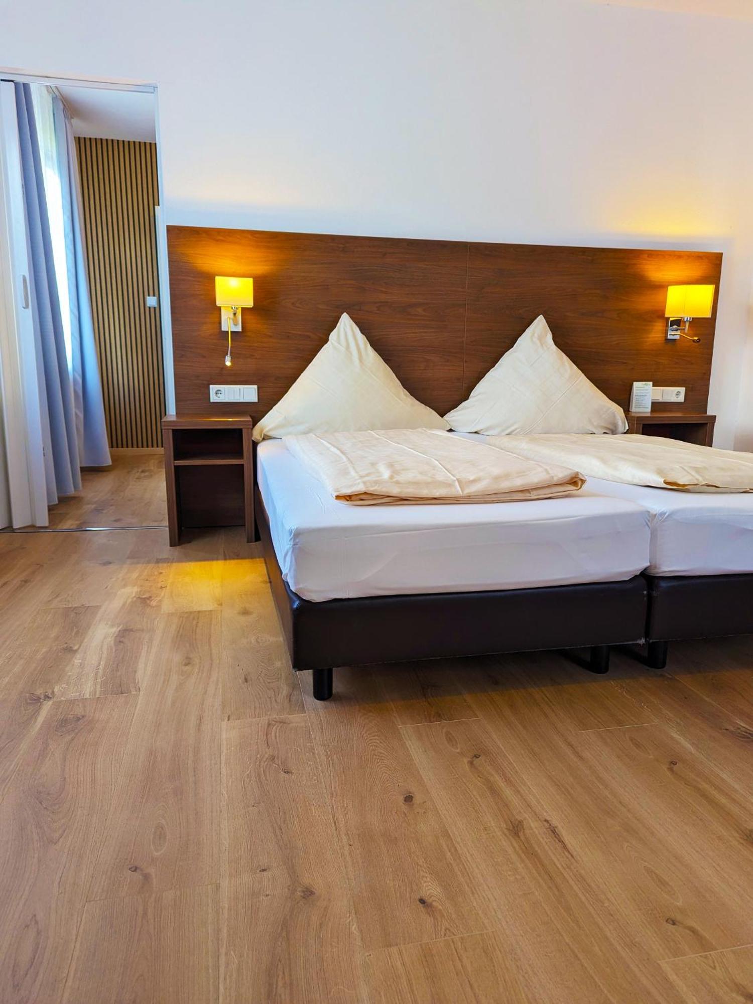Hotel Berghof Wasserkuppe & Gaestehaus Fuldaquelle Gersfeld Esterno foto
